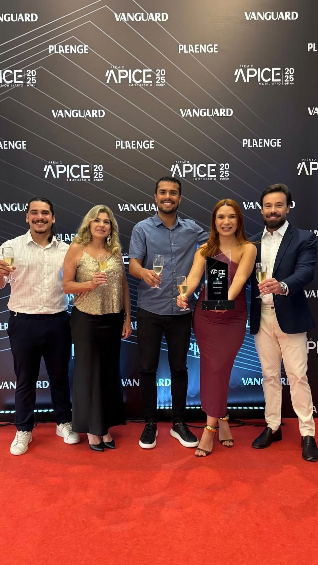 É CAMPEÃÃÃÃO! É CAMPEÃÃÃÃO!