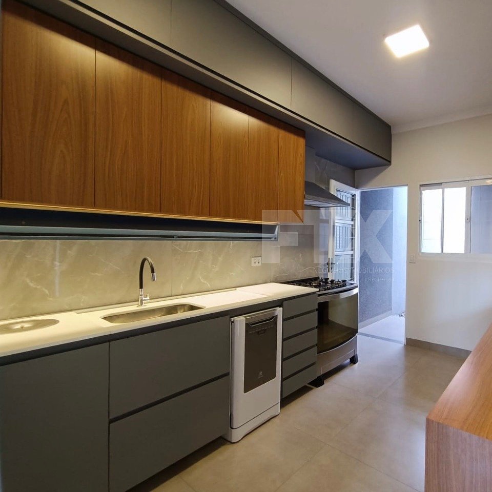 Casa completa, moderna e pronta para você viver o melhor da sua rotina. Casa completa, moderna e pronta para você viver o melhor da sua rotina.